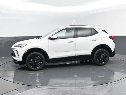 Used 2024 Buick Encore GX Sport Touring image 5