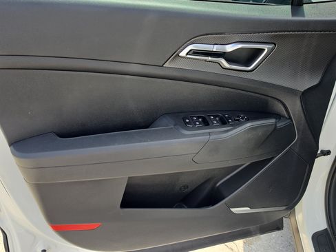 Certified 2023 Kia Sportage LX AWD/4WD image 16