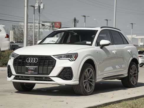 Certified 2025 Audi Q3 2.0T Premium w/ Convenience Package image 7