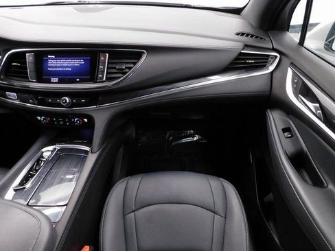 Used 2022 Buick Enclave Essence w/ Sport Touring Edition image 40