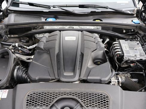 Certified 2023 Porsche Macan S image 29