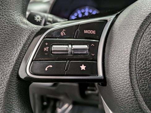 Certified 2022 Kia Forte LXS image 16