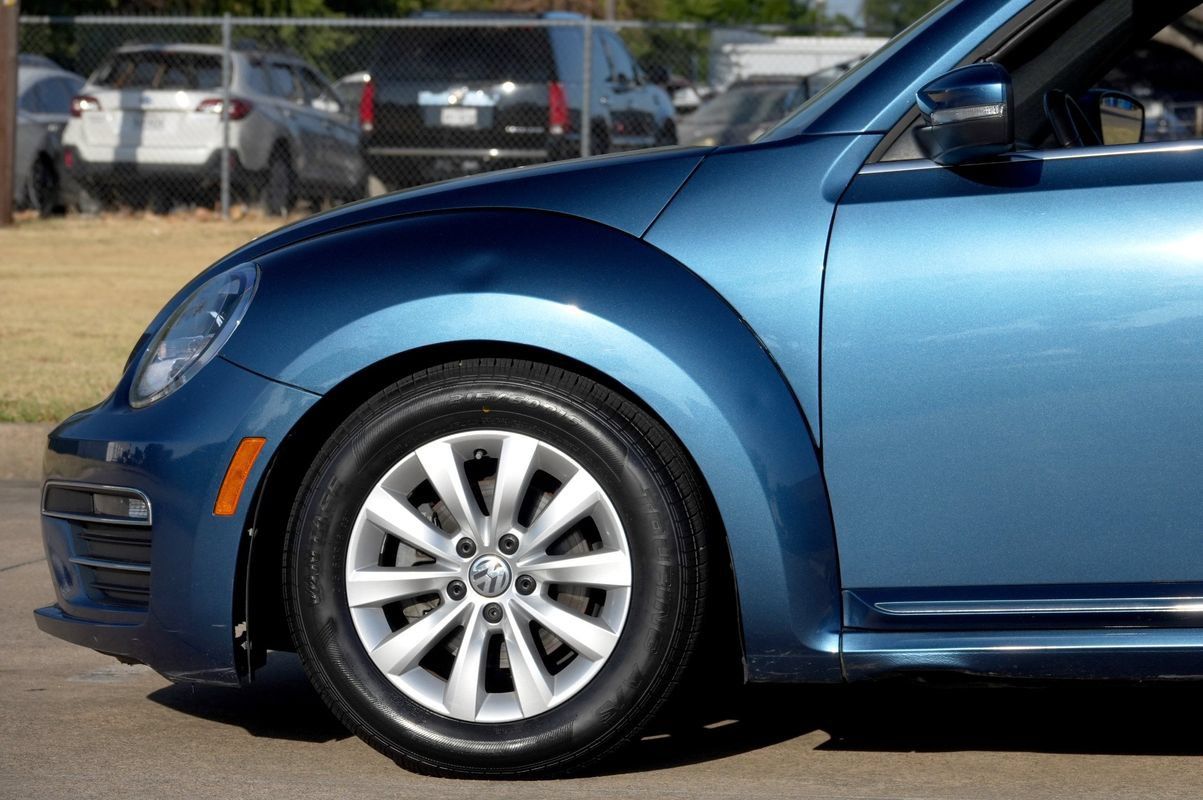 Used 2019 Volkswagen Beetle 2.0T S FWD image 24