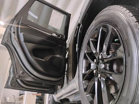 Used 2021 Jeep Grand Cherokee Laredo X RWD image 44