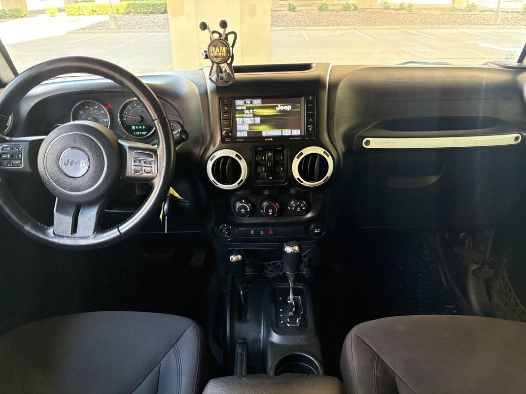 Used 2017 Jeep Wrangler Unlimited Sport w/ Quick Order Package 24S AWD/4WD image 13