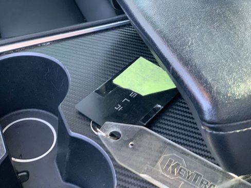 Used 2022 Tesla Model Y Performance image 14