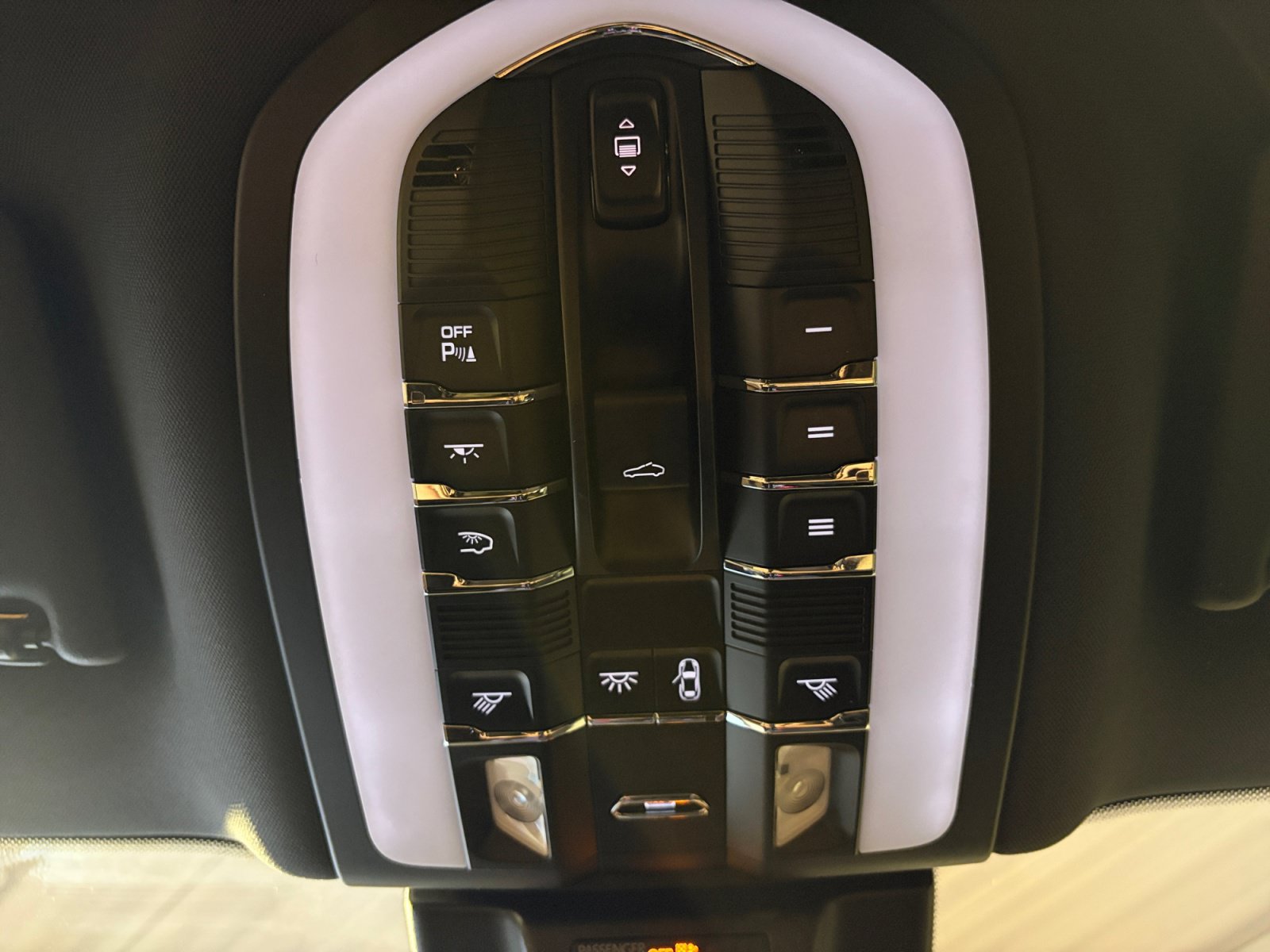 Certified 2023 Porsche Macan S AWD/4WD image 46