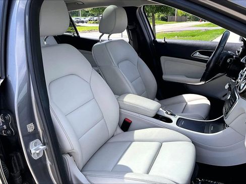 Used 2016 Mercedes-Benz GLA 250 4MATIC image 28