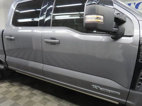 Used 2025 Ford F250 Platinum image 39