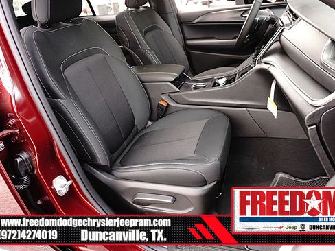 New 2026 Jeep Grand Cherokee Laredo X image 15