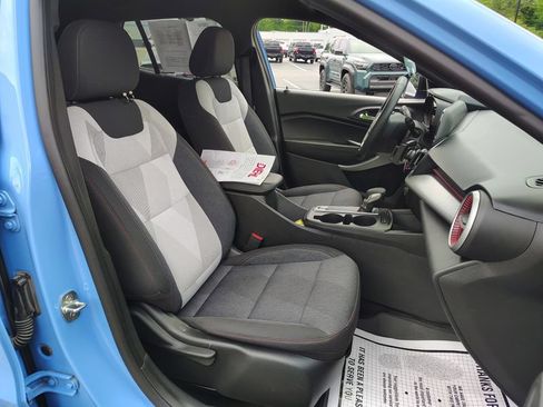 Certified 2024 Chevrolet Trax RS FWD image 19