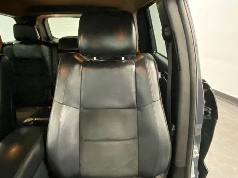 Used 2017 Jeep Grand Cherokee Altitude image 21