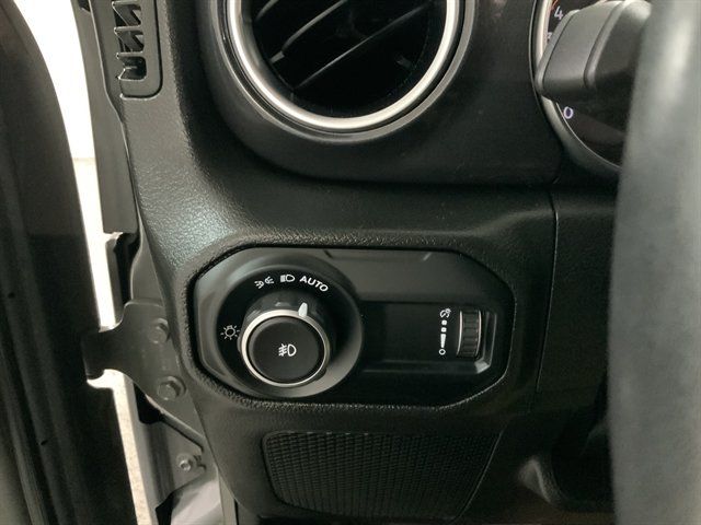 Used 2023 Jeep Wrangler Unlimited Sahara AWD/4WD image 43