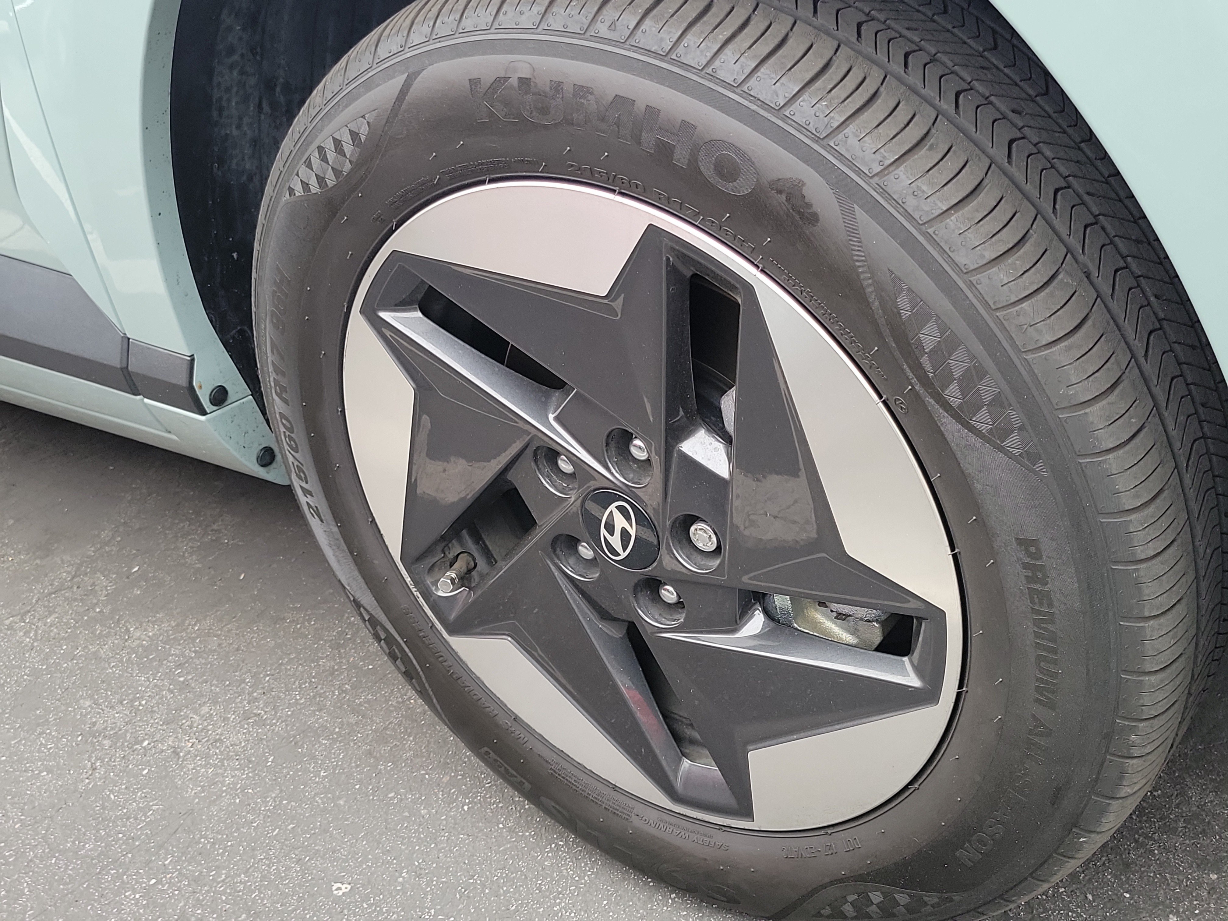Certified 2024 Hyundai Kona SE FWD image 4