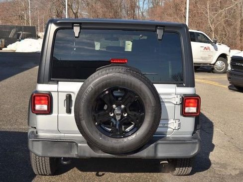 Used 2022 Jeep Wrangler Unlimited Sport image 7