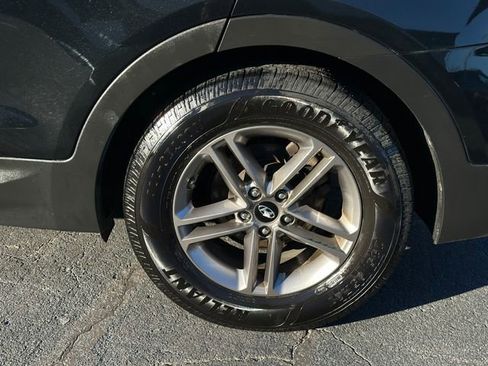 Used 2017 Hyundai Santa Fe Sport image 9