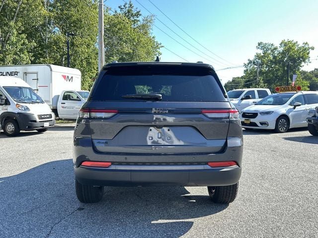 New 2026 Jeep Grand Cherokee Altitude AWD/4WD image 3