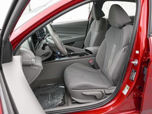 Used 2025 Hyundai Elantra Sport FWD image 11