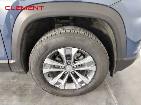 Used 2025 Chevrolet Equinox LT FWD image 32
