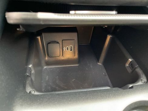 Used 2025 Ford Explorer ST-Line w/ ST-Line Street Pack image 37