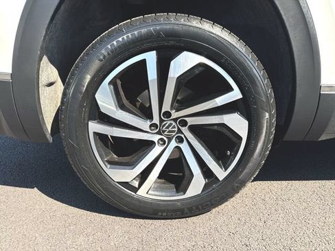 Certified 2023 Volkswagen Atlas SEL AWD/4WD image 33