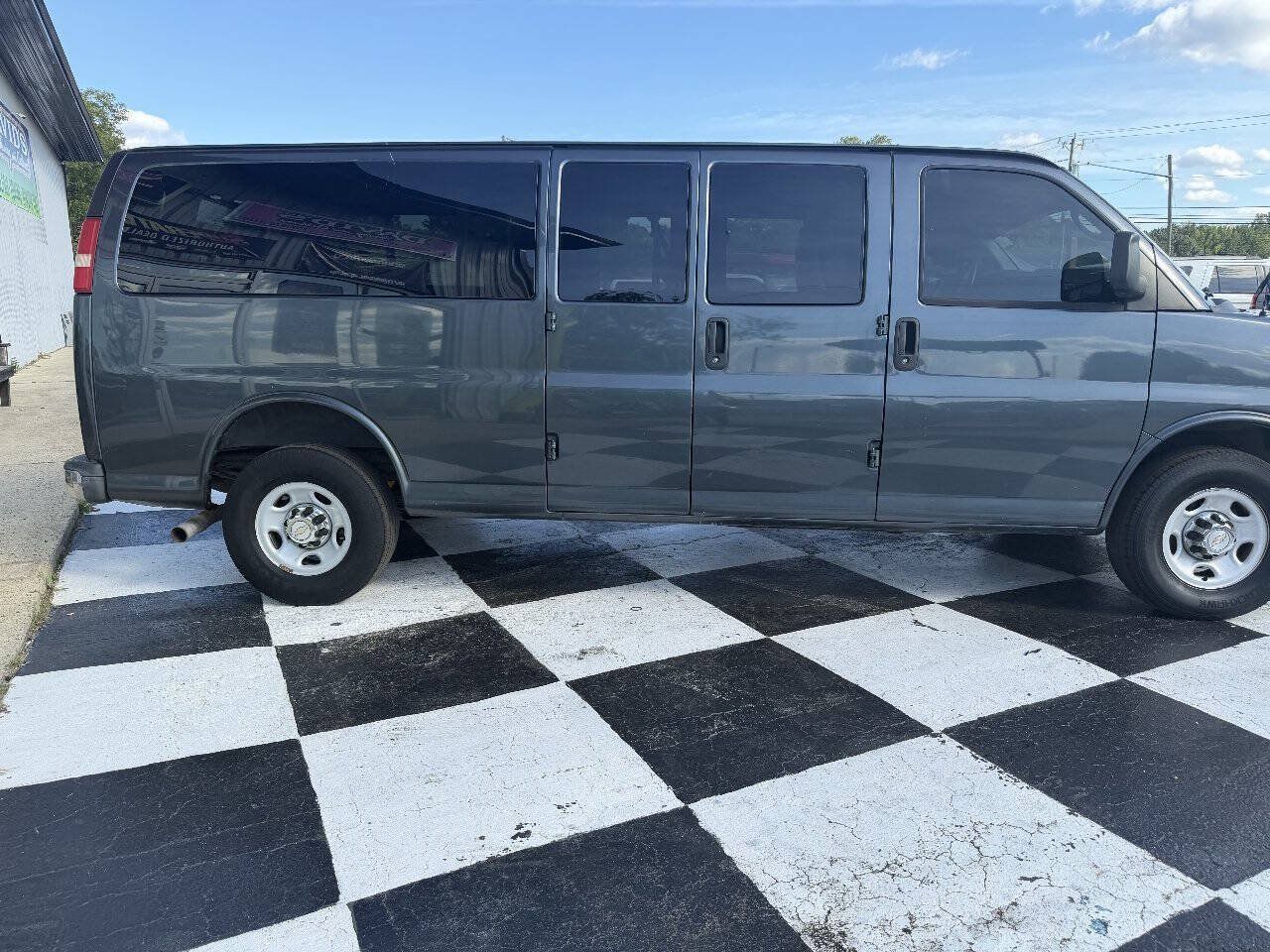 Used 2014 Chevrolet Express 3500 LT w/ LT Preferred Equipment Group RWD image 5