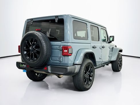 Used 2024 Jeep Wrangler Unlimited Sahara AWD/4WD image 9