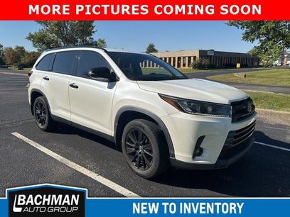 Used 2019 Toyota Highlander SE