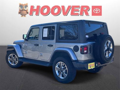 Used 2020 Jeep Wrangler Unlimited Sahara image 5