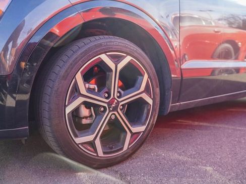 Certified 2023 Kia Niro EX Touring image 7