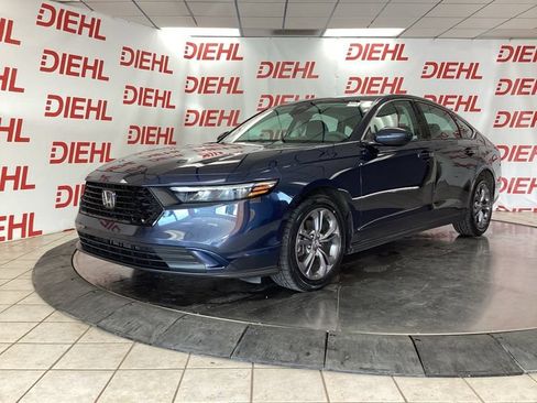 Used 2023 Honda Accord EX image 3