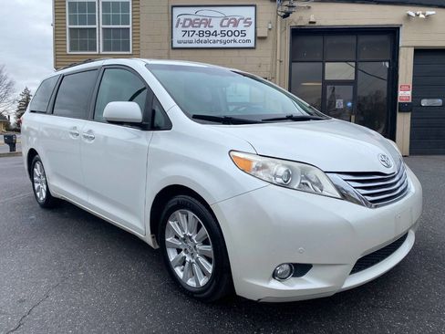 Used 2012 Toyota Sienna Limited w/ Premium Pkg image 1
