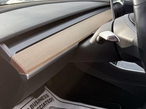 Used 2018 Tesla Model 3 Long Range image 16