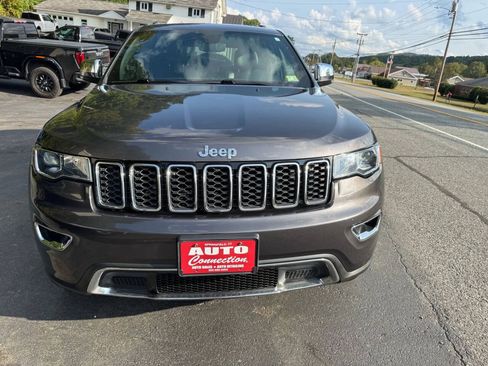 Used 2019 Jeep Grand Cherokee Limited AWD/4WD image 2
