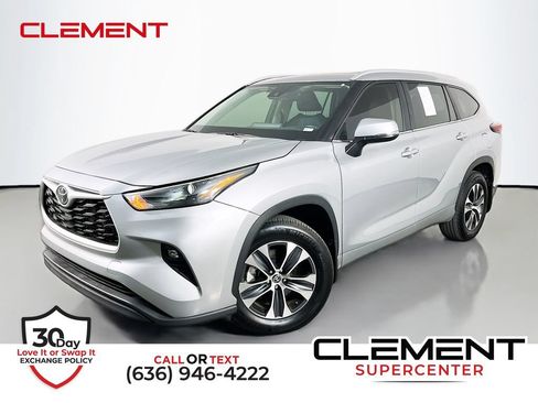 Used 2025 Toyota Highlander XLE FWD image 1