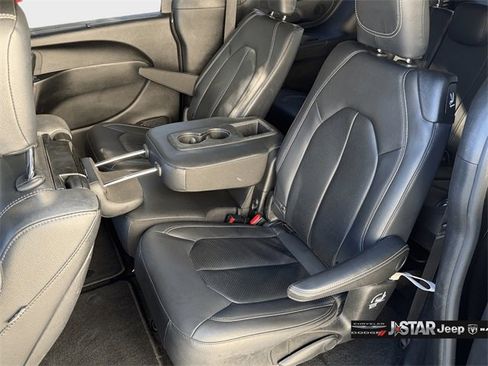 Used 2019 Chrysler Pacifica Touring-L Plus w/ Advanced Safetytec Group image 14