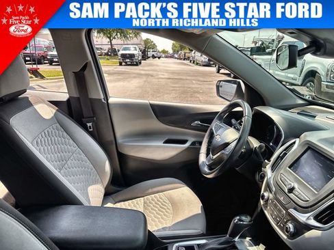 Used 2021 Chevrolet Equinox LT FWD image 18