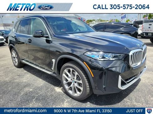 Used 2024 BMW X5 xDrive40i w/ Premium Package image 1
