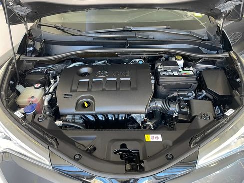 Used 2018 Toyota C-HR XLE FWD image 32