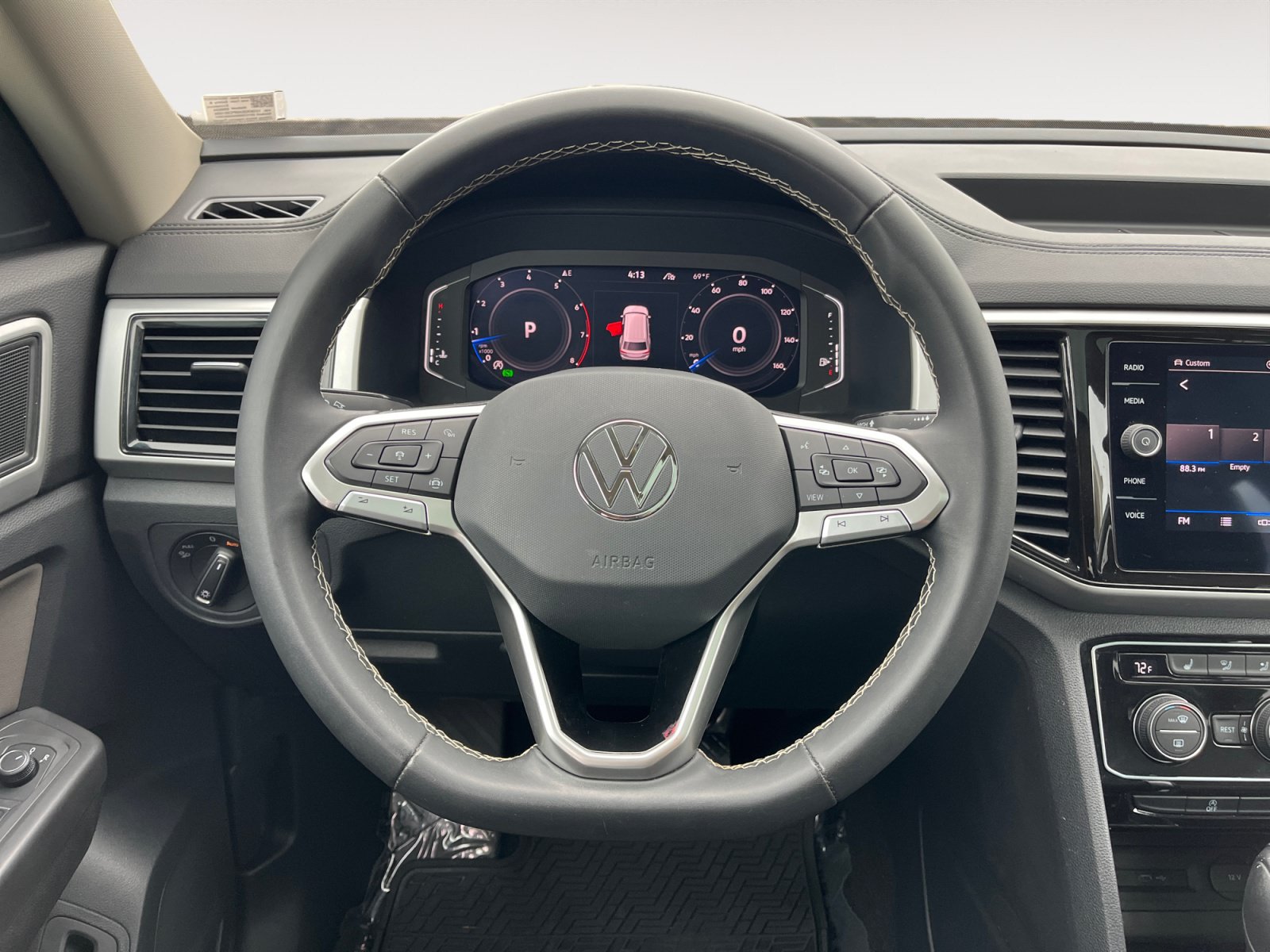 Certified 2023 Volkswagen Atlas SE w/ Panoramic Sunroof Package AWD/4WD image 14