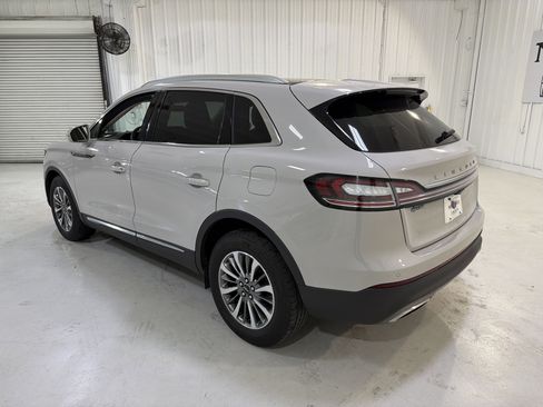 Used 2021 Lincoln Nautilus Reserve image 3