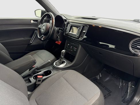 Used 2018 Volkswagen Beetle 2.0T S FWD image 38