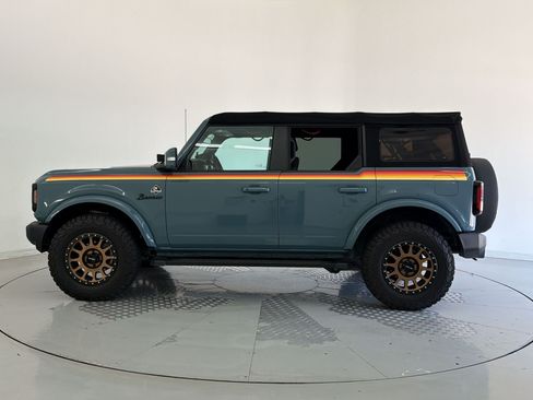 Used 2022 Ford Bronco Outer Banks AWD/4WD image 2