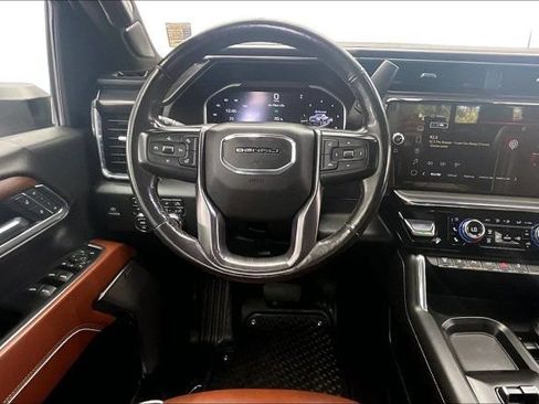 Used 2024 GMC Sierra 2500 Denali Ultimate AWD/4WD image 4
