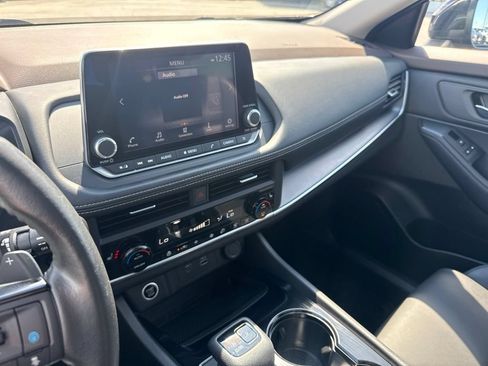 Certified 2023 Nissan Rogue SV w/ SV Premium B Package AWD/4WD image 17