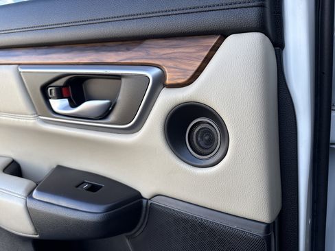 Used 2018 Honda CR-V Touring image 29