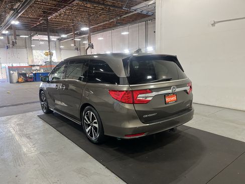 Used 2018 Honda Odyssey Elite image 8