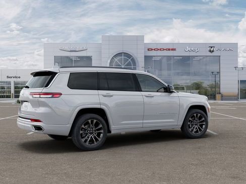 New 2025 Jeep Grand Cherokee L Overland w/ Luxury Tech Group IV image 4