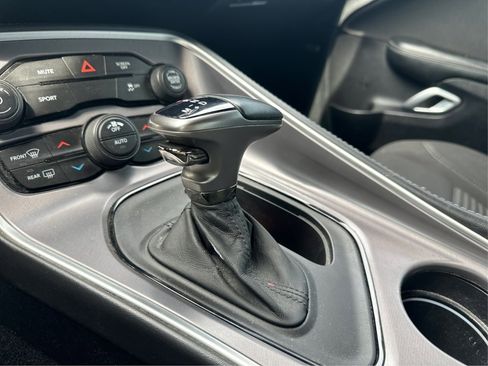 Used 2019 Dodge Challenger SXT RWD image 16