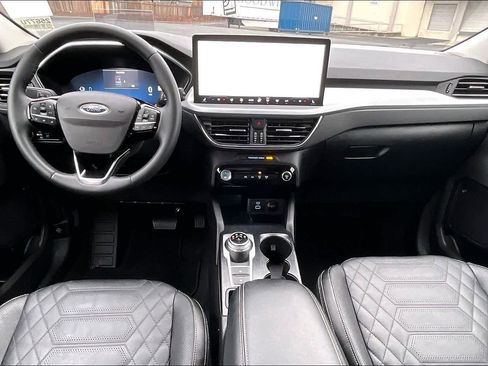 Used 2023 Ford Escape SE w/ PHEV Premium Package image 18